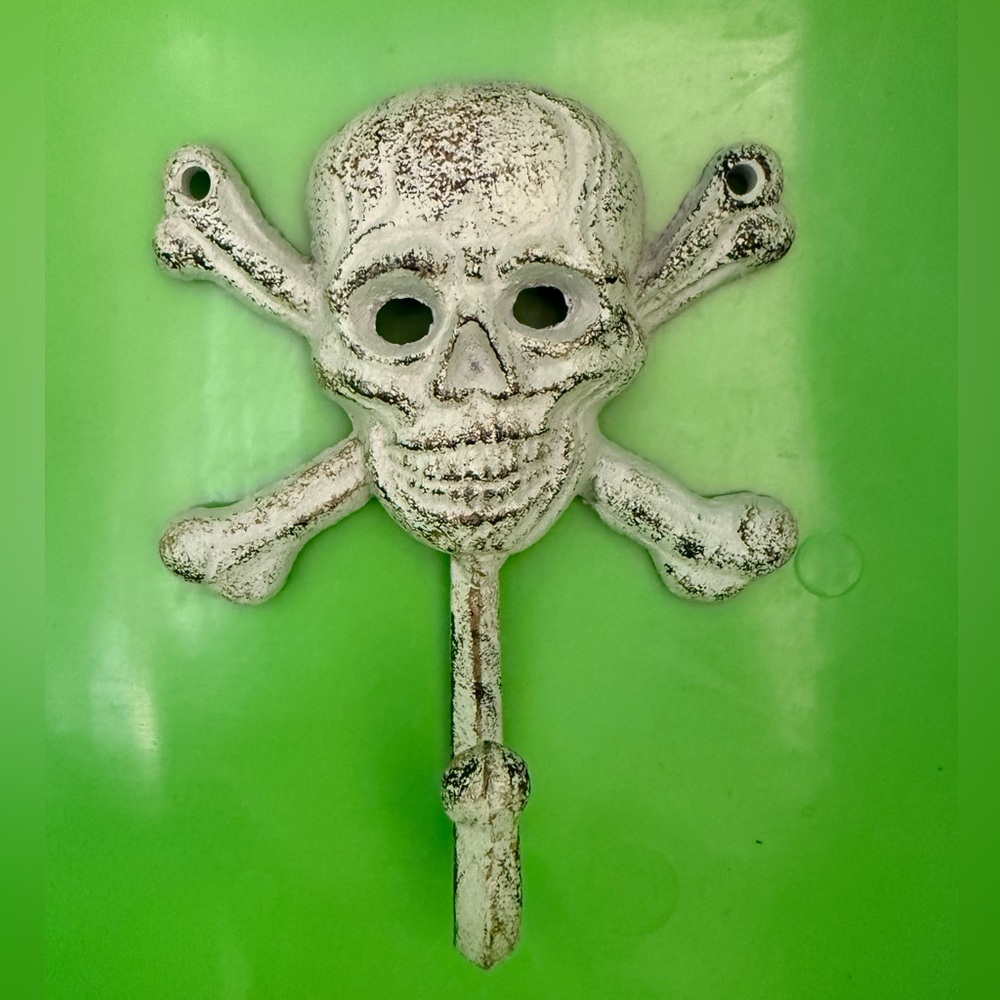 Cast Iron Skull Crossbones Wall Hook Gothic Biker Towel Coat Wall Hanger White